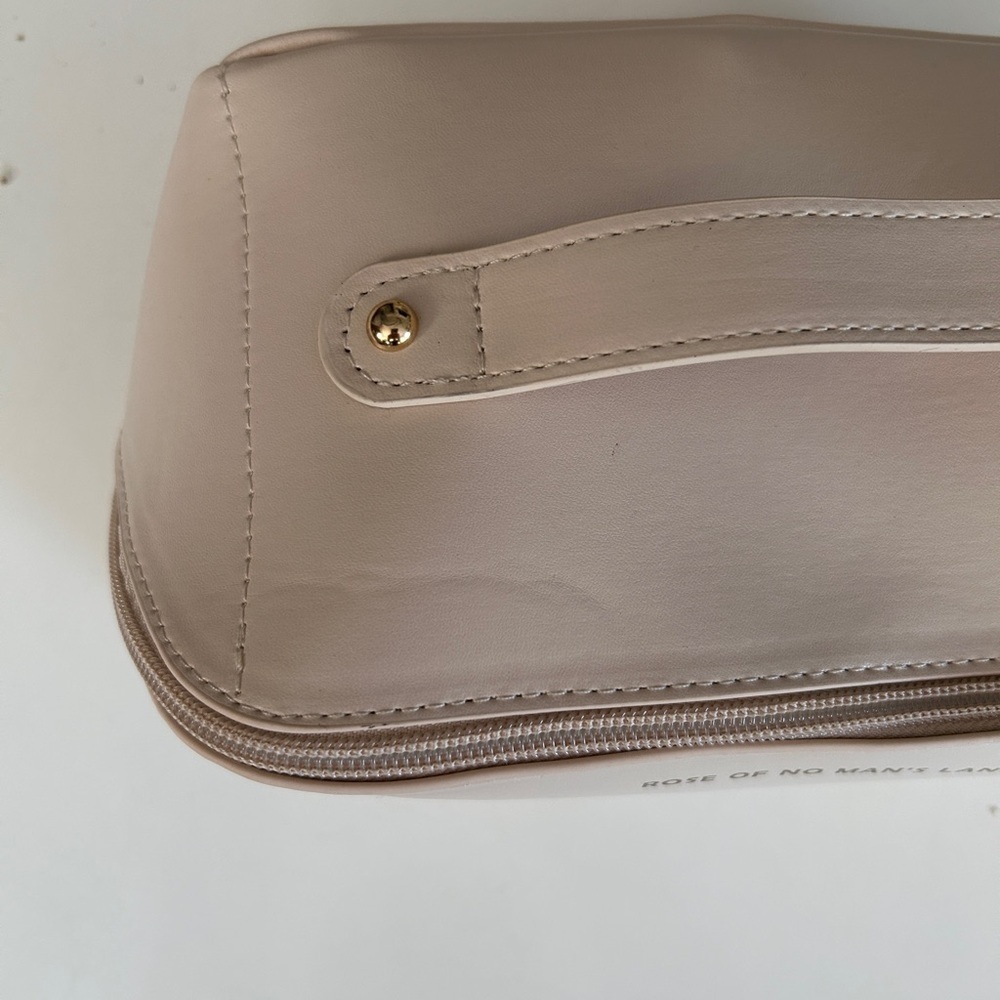BNWT Rose of No Man’s Land Large Cosmetic Bag in 3 Different Colours - Picture 6 of 16